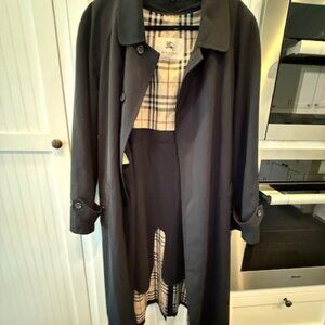 Burberry Men’s “Lawrence” Wool Overcoat w/ Removable Vest – Size 42R – Excellent